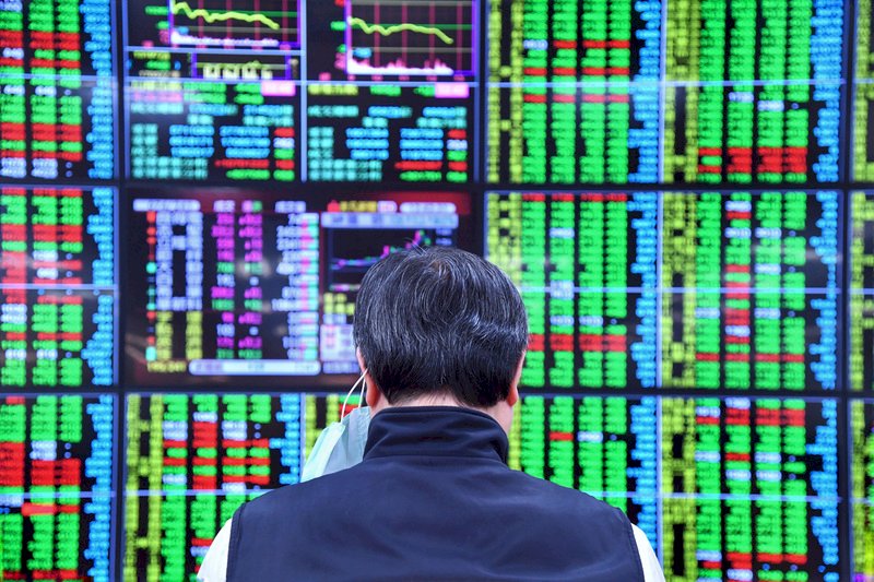 航運、鋼鐵帶頭衝 台股攻上17876點再刷新高