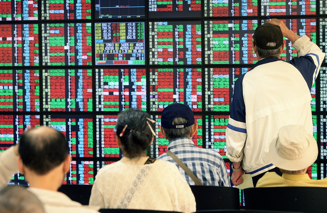 台股收漲209點 站上17900點再刷新高