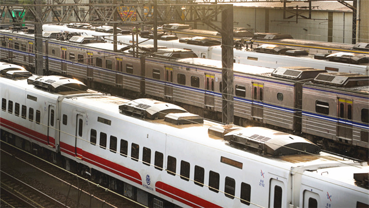 台灣東部發生5.7級地震 台鐵37列次誤點