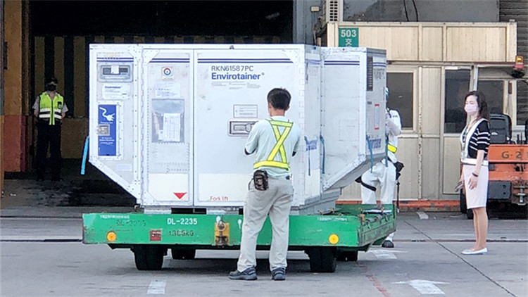 斯洛伐克提供16萬劑AZ疫苗今抵台 最快下月過期