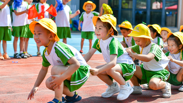 中國兒童發展綱要：嚴控誘導未成年人無底線追星等行為