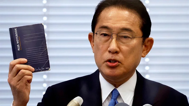 日本新首相隨身筆記爆紅 民眾爭購「岸田筆記本」