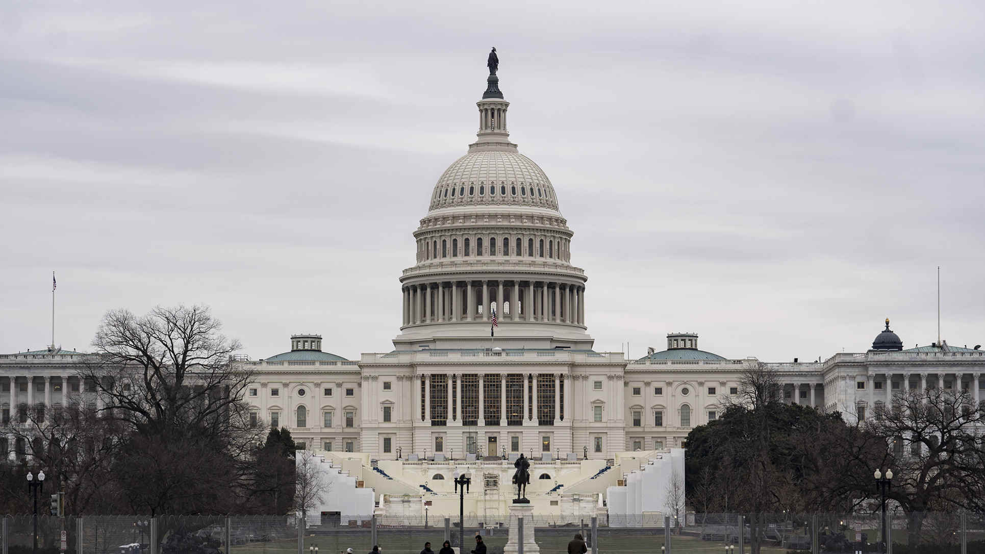 國內智庫發布《十問美國民主》報告 揭露美民主虛偽面具