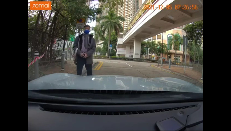 有片丨中年漢劃花私家車 車cam影低全過程