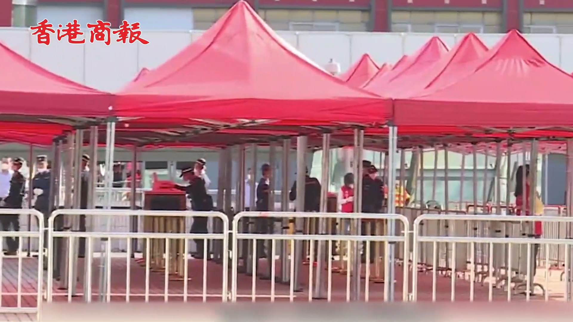 有片｜2.2萬名內地香港選民登記投票 口岸投票點準備就緒