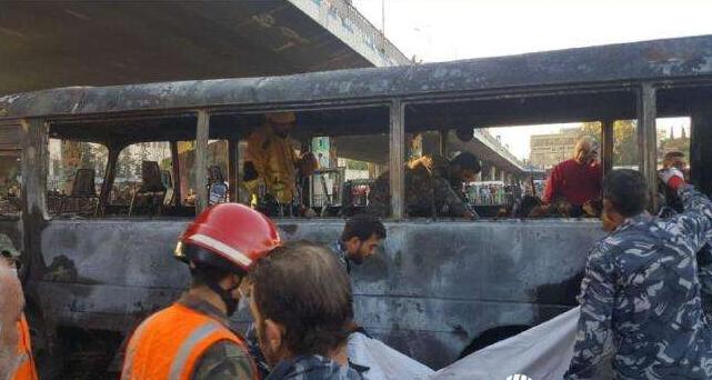敘利亞發生軍用巴士遇襲事件至少13人死亡