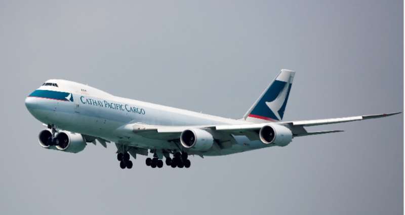 國泰去年虧損收窄至55億 燃油對沖2013年後首次盈利