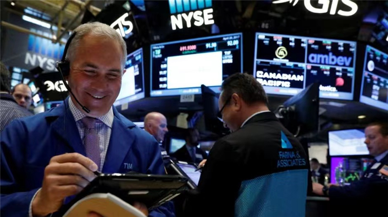 原油價格回落 道指早段升逾五百點