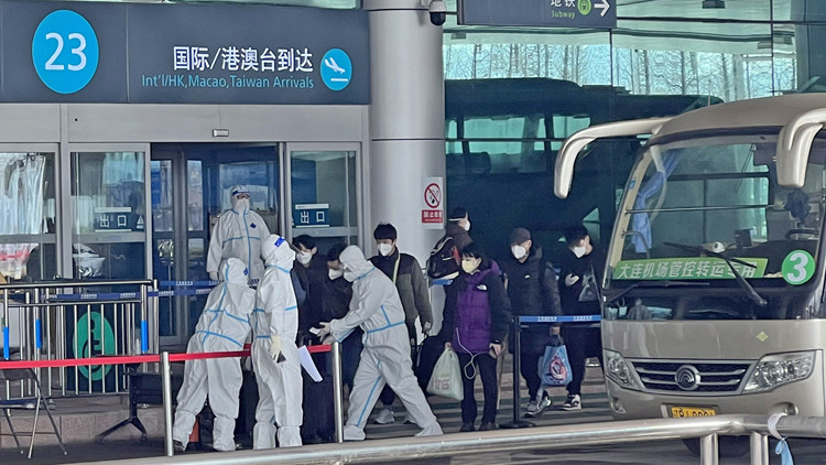 第十三架接返自烏克蘭撤離中國公民臨時航班安全回國