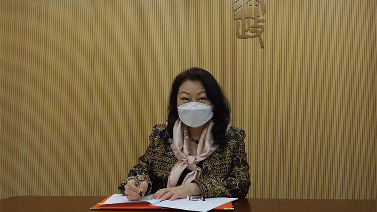 律政司司長與香港律師會就法律人才招聘計劃(實習律師)2022簽署諒解備忘錄