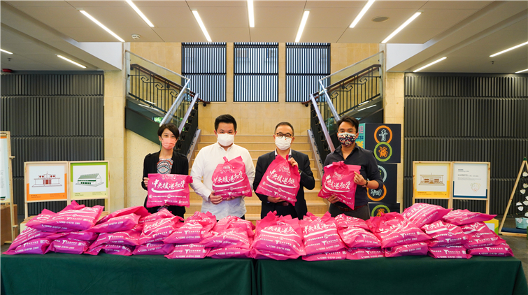 「青少年抗疫連線」與多團體向青少年贈送中央援港物資包