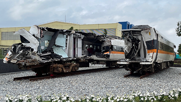 台鐵「太魯閣號」49人罹難事故一周年 輿論指改革不足