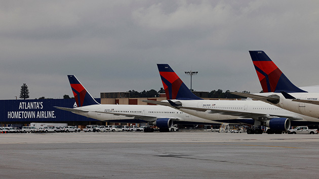 達美航空班機擋風玻璃半空破裂 FAA指將追查原因