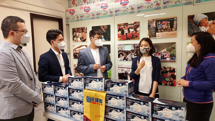 民建聯家庭事務委員會向融幼社贈送口罩
