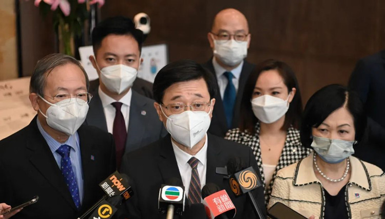 特首唔易選！李家超一天趕10場拜訪活動 全力爭取支持