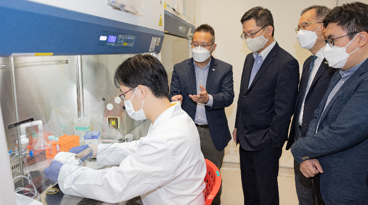 薛永恒訪都大 了解可擊殺新冠病毒過濾專利技術