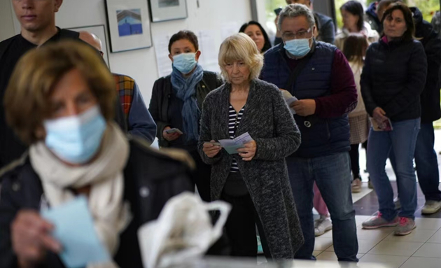 法國總統選舉第二輪投票  截至中午投票率略低於上屆