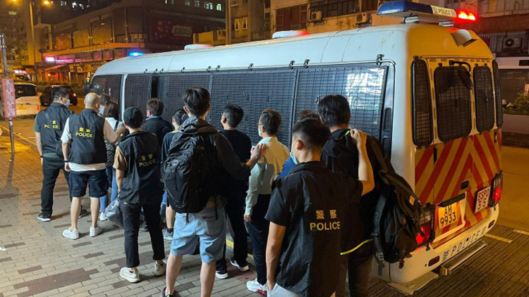 警方展開「雷霆22」行動 冚無牌樓上吧及賭檔拘49人