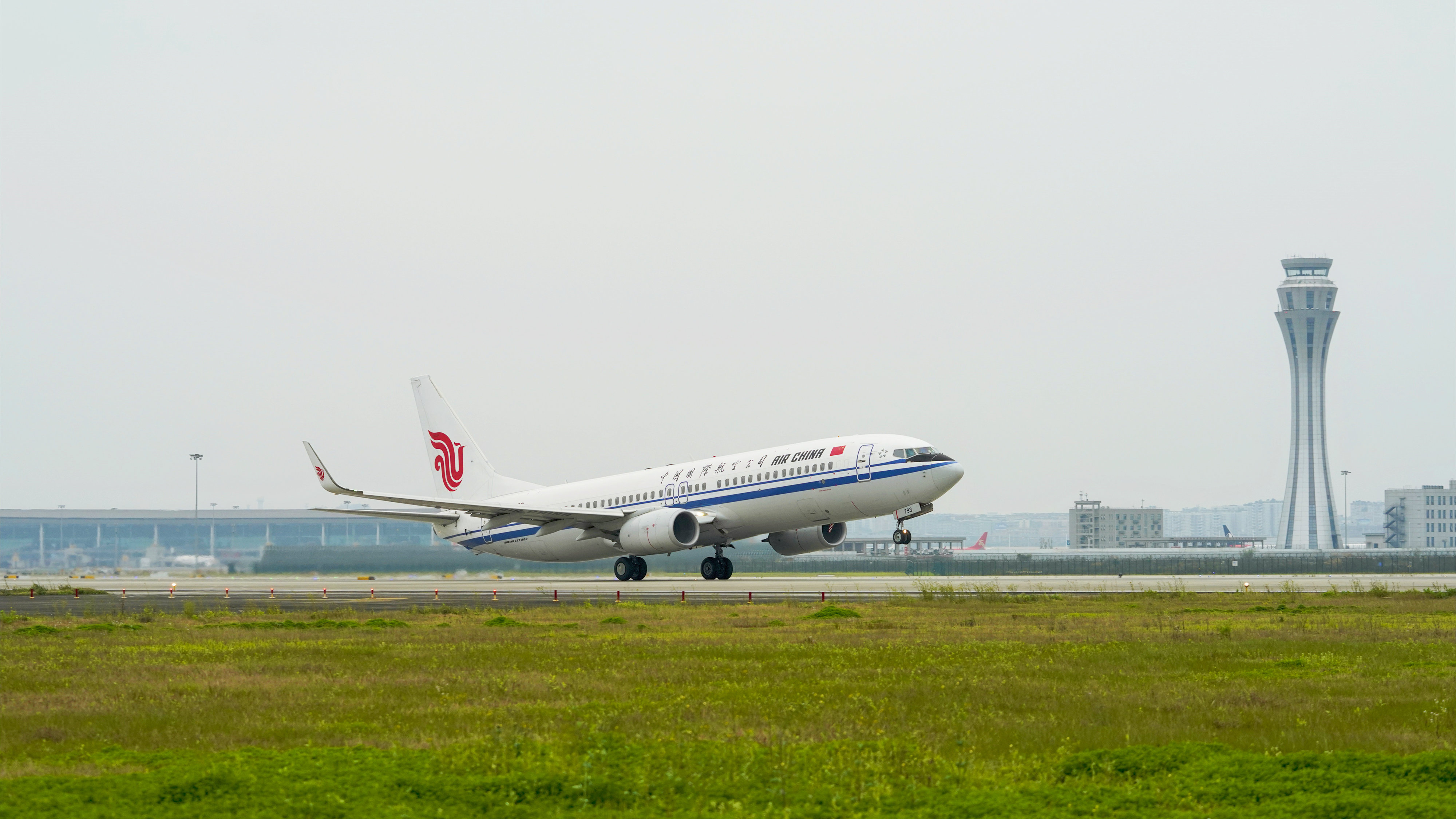 財政部、民航局：階段性實施國內客運航班運行財政補貼