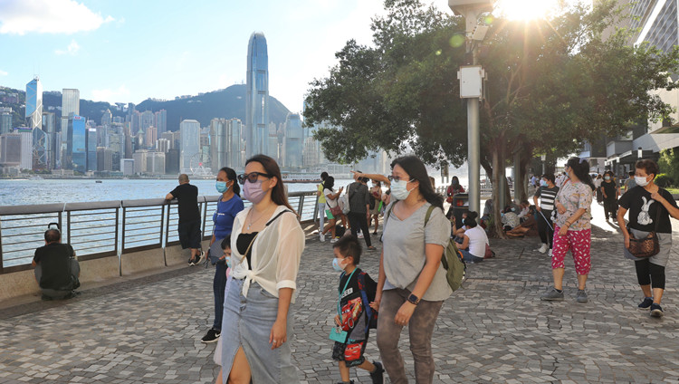 民政事務總署13日晚將開放18間夜間臨時避暑中心