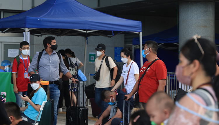 即日起前往內地及澳門口岸檢測呈陽性旅客將獲安排至竹篙灣隔離