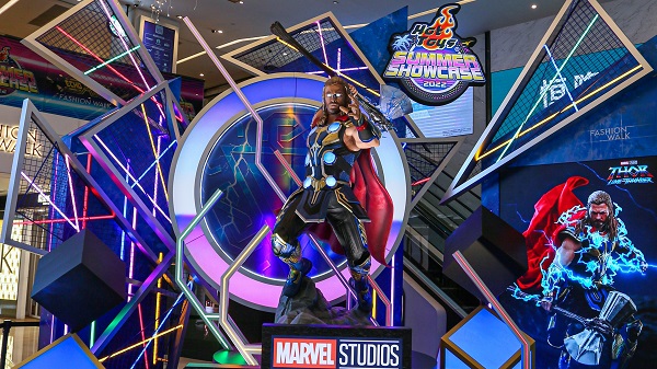 【玩樂】1:1原大雷神奇俠雕像 全球首展登陸銅鑼灣