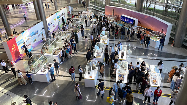 「細看香港」微型藝術展亮相首爾 展現香港文化與城市面貌