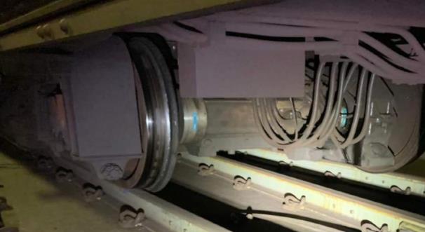 港鐵：油麻地站隧道軌旁金屬護欄組件移位致列車偏離