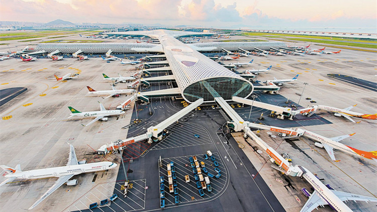 深圳機場單日客流量重廻10萬人次