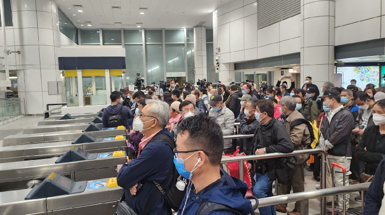 全面通關 | 港鐵：截至中午12時約2.2萬乘客使用羅湖站