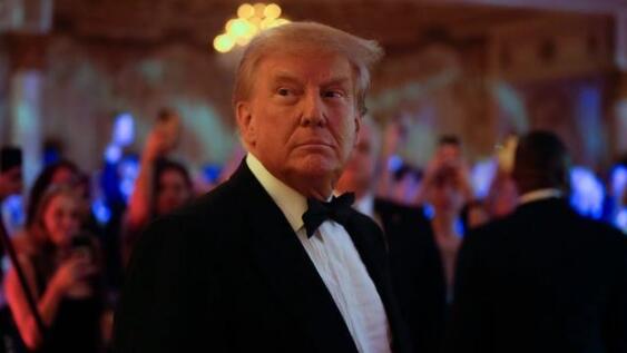 特朗普與國會山騷亂被拘者合唱 美專家：「試圖用愛國主義掩蓋謊言」