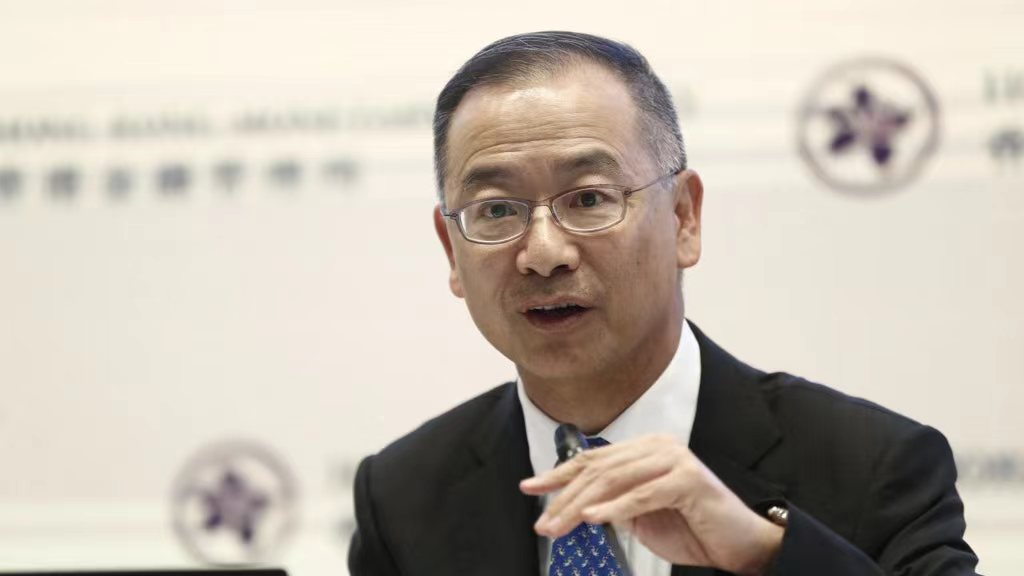 余偉文：本地銀行持AT1債非常少 復常後本地需求改善