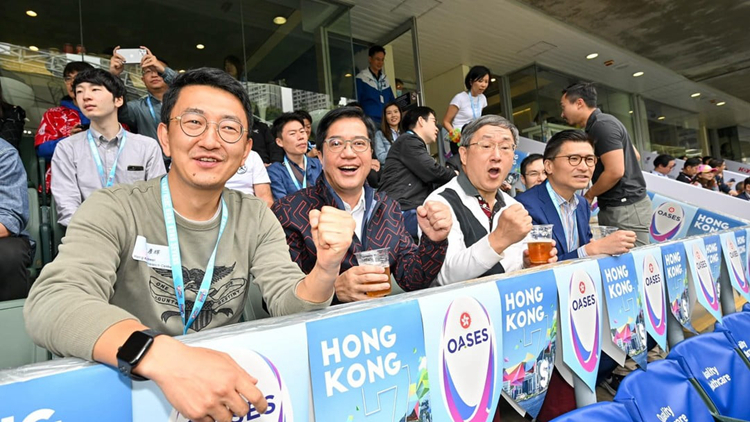 七欖第二日比賽逾2.4萬人次入場 黃偉綸卓永興現場觀賽