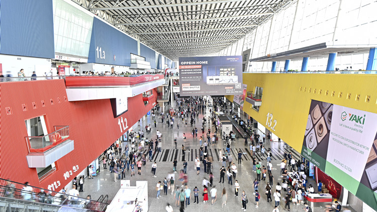 展位數量超2.4萬個 廣交會二期線下展參展規模創新高