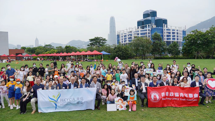 「慶回歸·我愛故宮」繪畫比賽啟動  數百名學生即場繪畫故宮