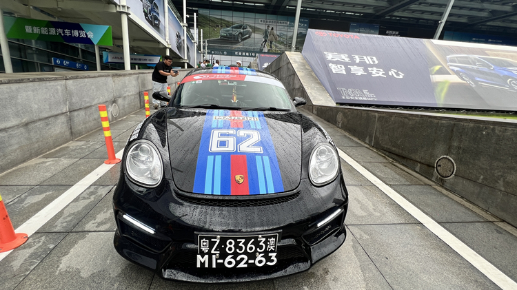 有片 | 港澳珍藏老爺車深圳巡遊！粵港澳大灣區車展明日啟幕