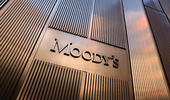 穆迪降美國10家中小銀行評級 6大行列入降級觀察名單