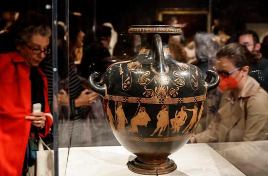 典藏250年的古希臘花瓶大英博物館出借希臘博物館