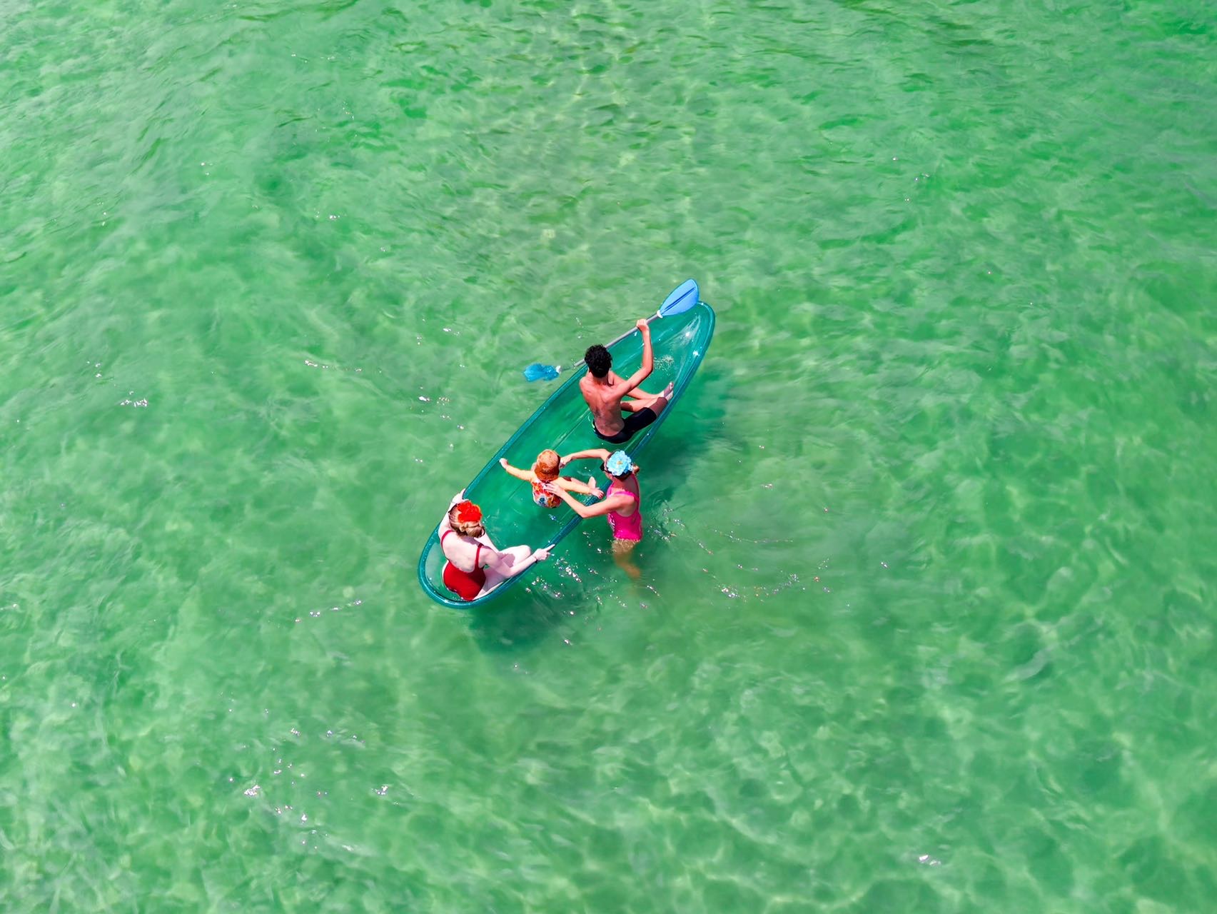 深圳開通假日專線直達南澳「玻璃海」