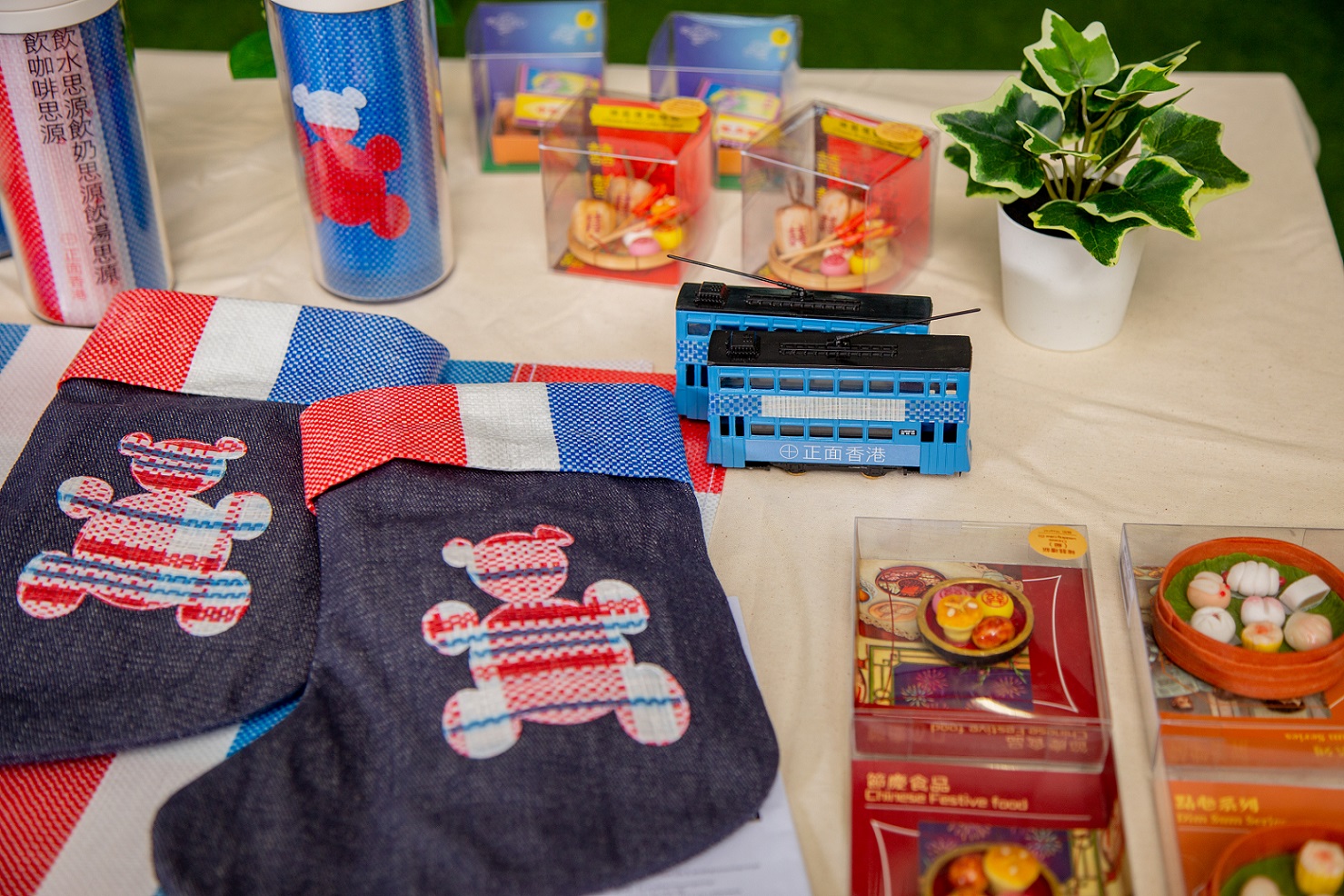 紅白藍330 經典產品注入時尚元素.jpg