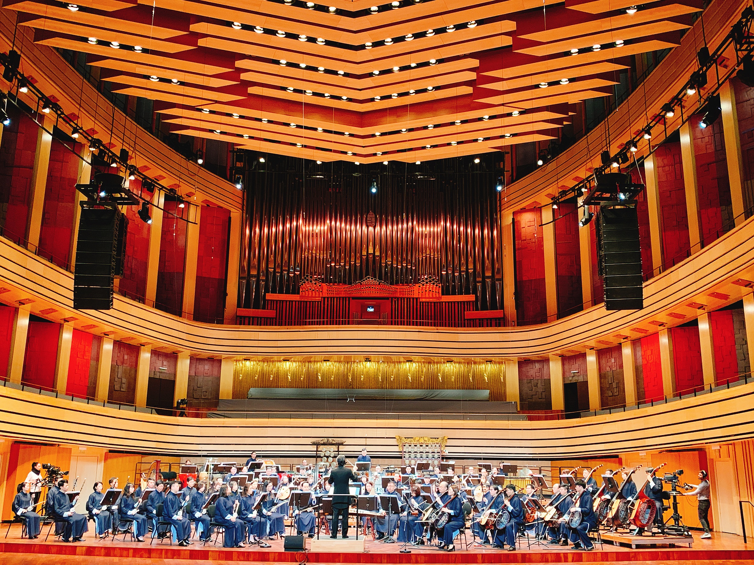 香港中樂團 - 匈牙利布達佩斯藝術皇宮.JPG