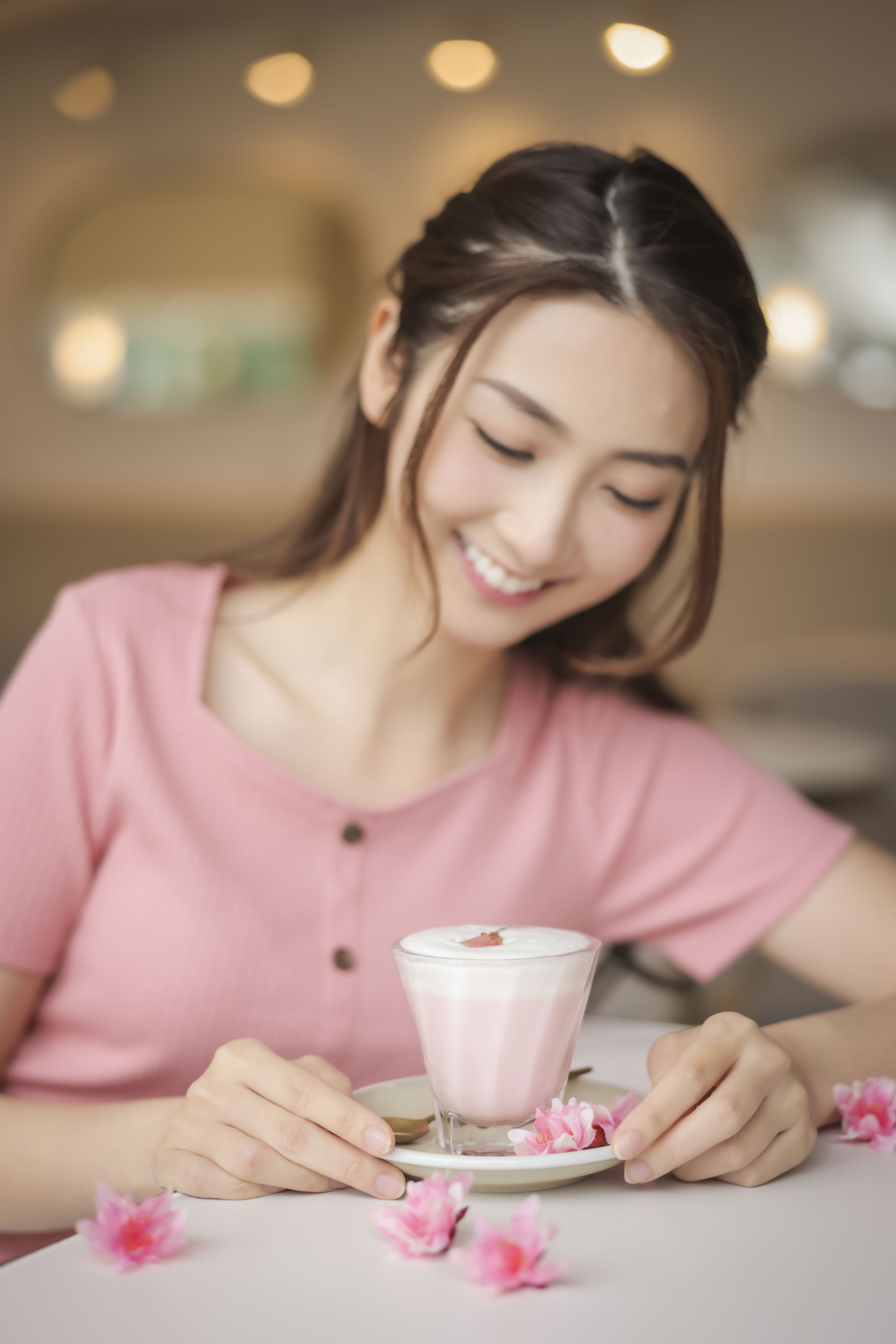 北角匯 - The Point會員換領母親節限定粉「式」美食：活LiTM_花見 - 櫻花士多啤梨Latte（熱）.jpg