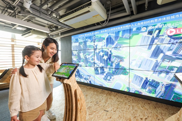 「建「島」未來」展區 互動區透過遊戲模擬自己是負責規劃交椅洲人工島的城市規劃師 (3).jpg