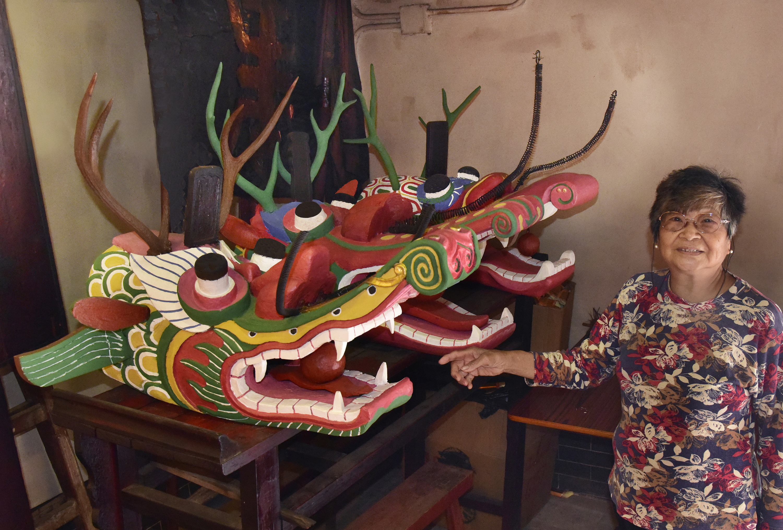 1 廟祝講述橫洲龍頭歷史.JPG