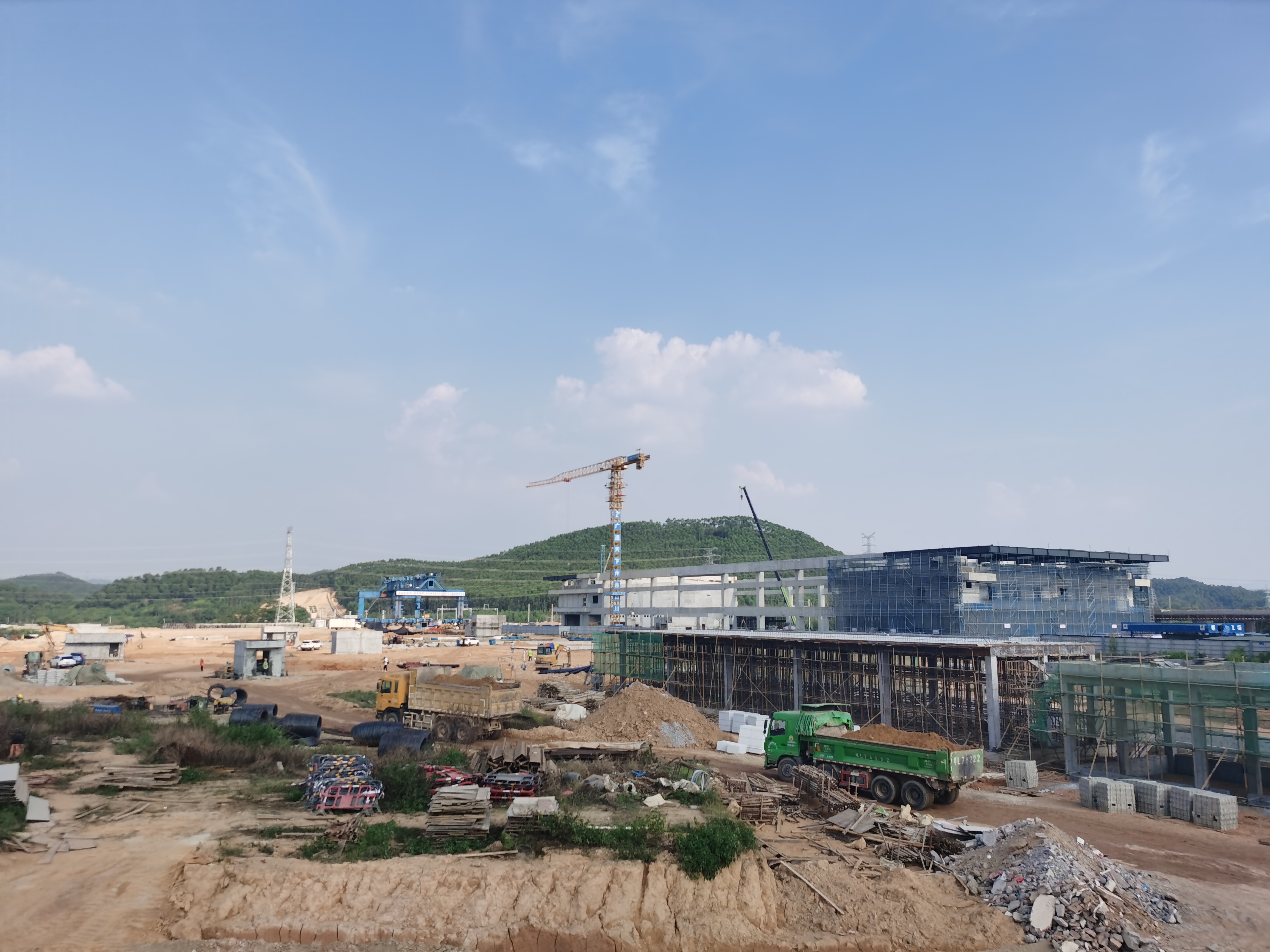 4、广汕高铁博罗站施工现场(摄影:卢伟).jpg