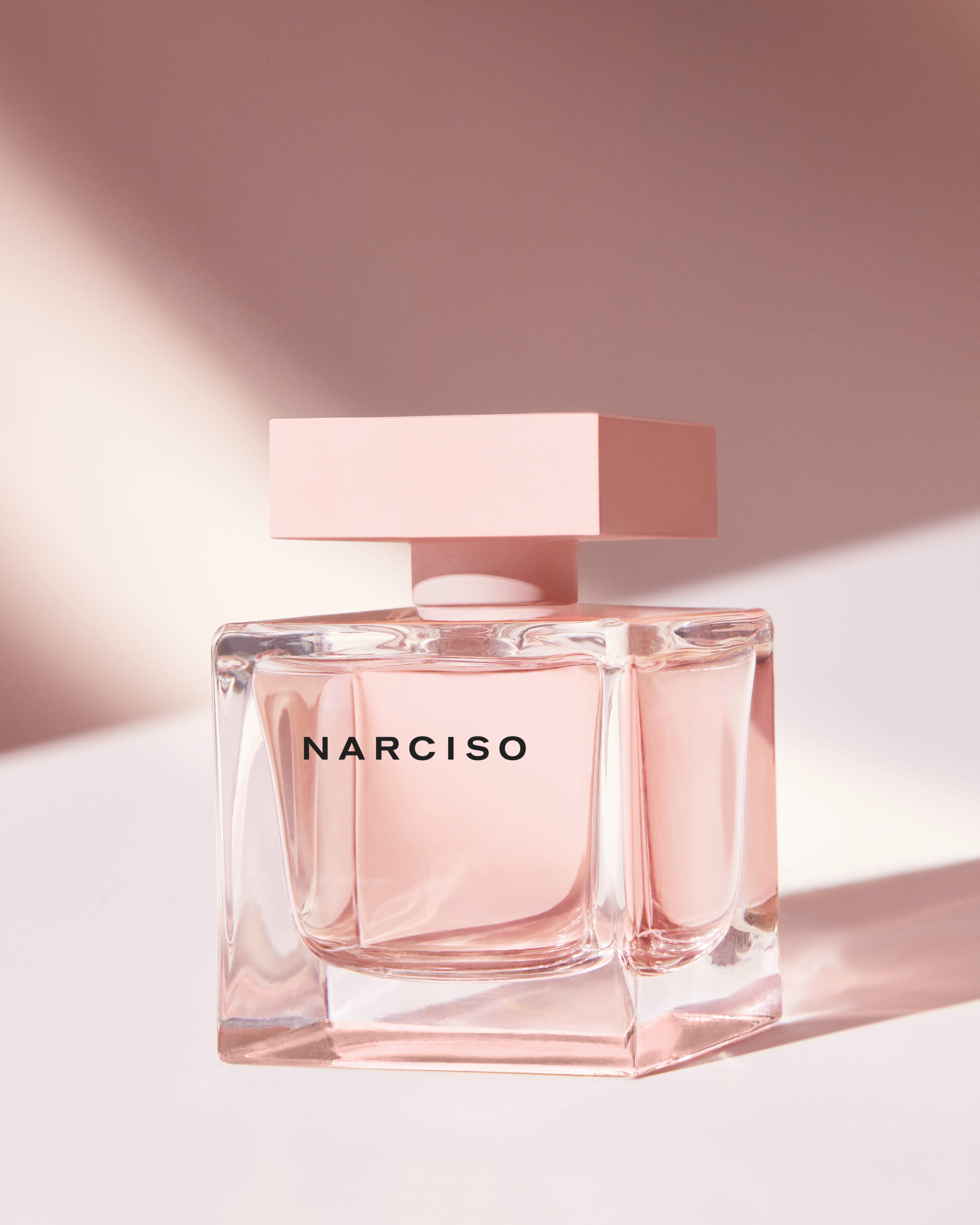 NN Cristal EDP 2022 - Digital visual_Bottle 1_RGB Web_4x5_300dpi.jpg