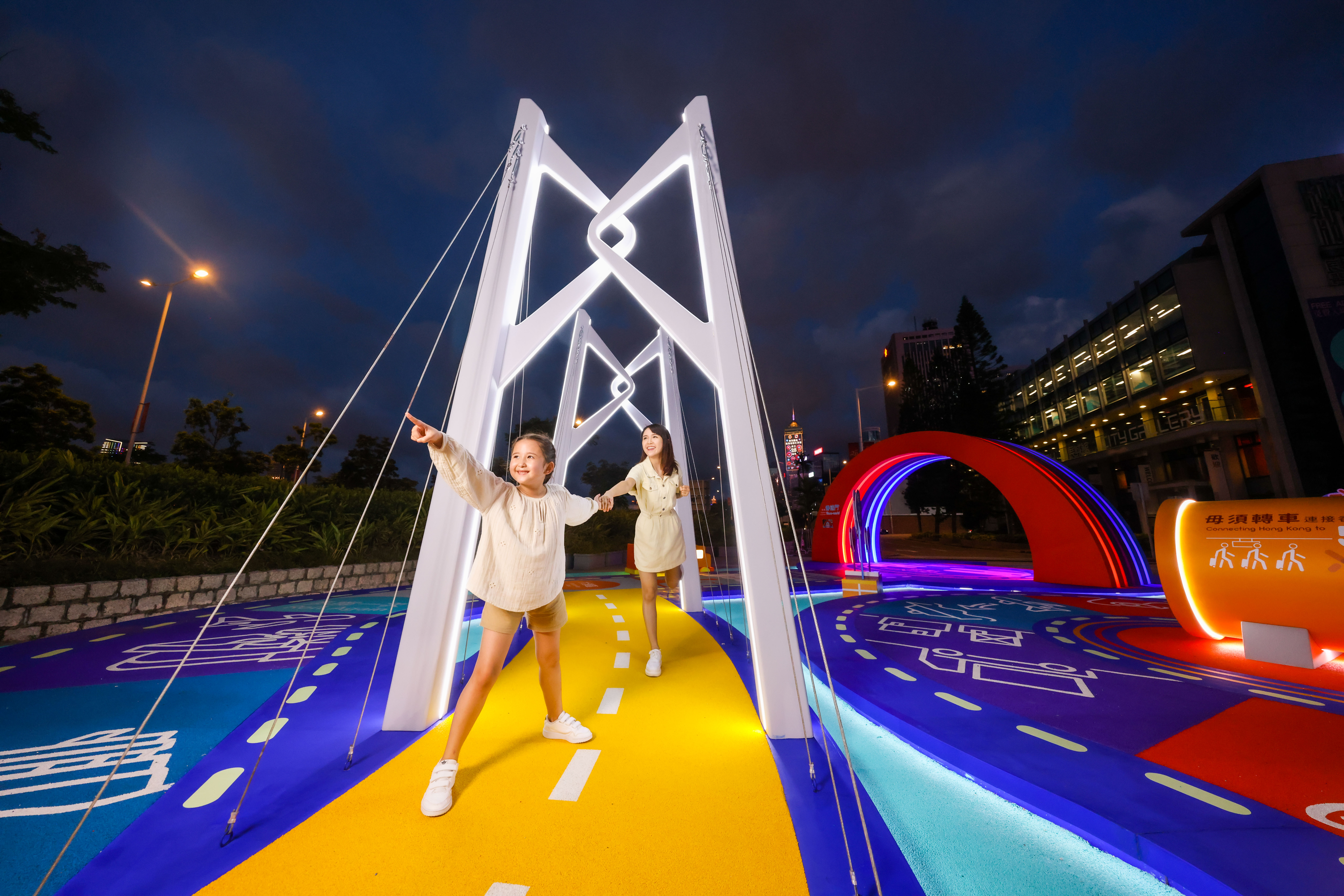 港珠澳大橋3.5米高 夜景 (2).jpg