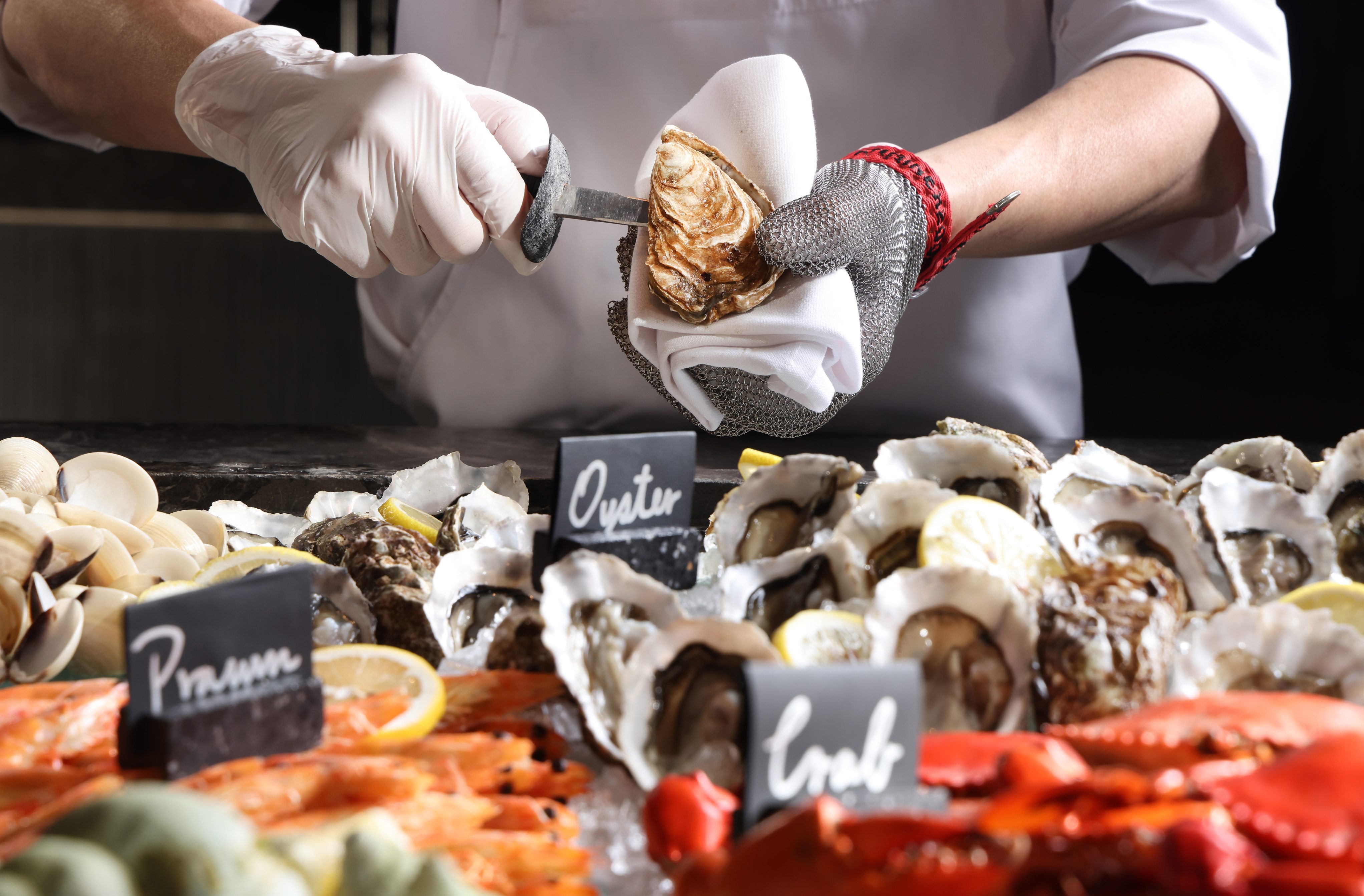 Fresh Oyster Station_Cafe Lantau_1mb.jpg