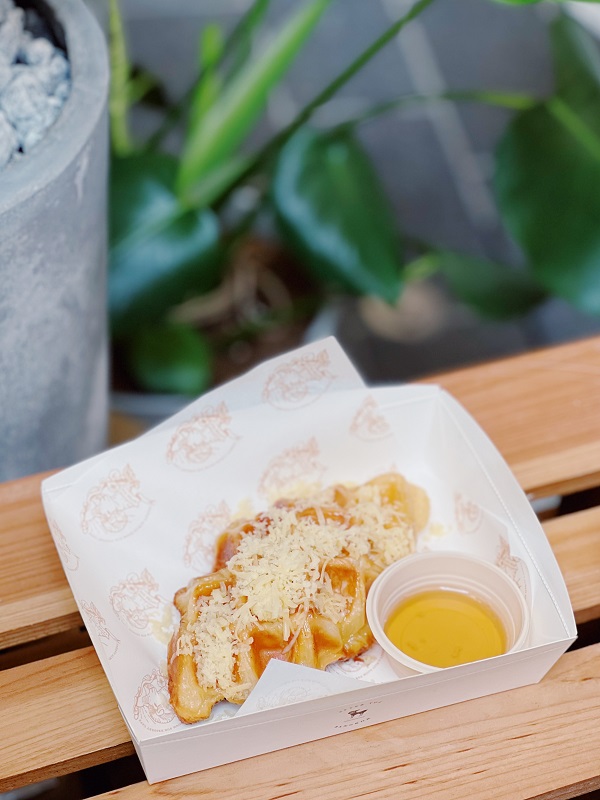 Honey Cheddar Croffle 01.jpg