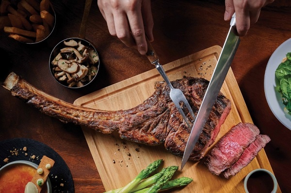 01 JW Marriott Hotel HK - Tomahawk Dinner_low-res.jpg